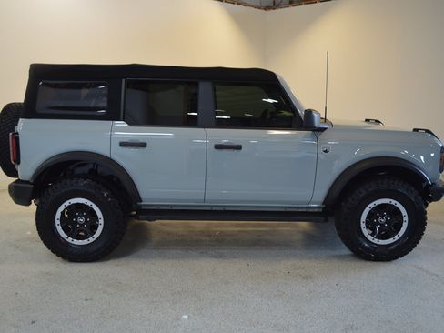 Used 2022 Ford Bronco Big Bend w/ Sasquatch Package AWD/4WD image 2