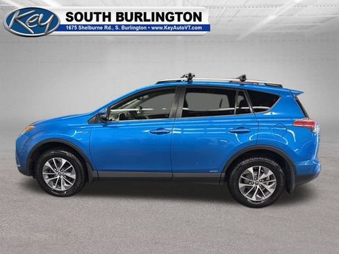 Used 2018 Toyota RAV4 LE AWD/4WD image 4