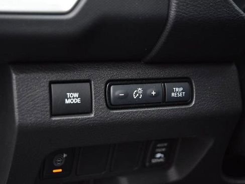 Certified 2024 Nissan Frontier SV w/ SV Convenience Package image 14