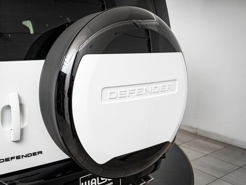 New 2026 Land Rover Defender 130 V8 image 10