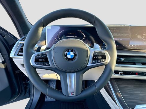 New 2026 BMW X7 xDrive40i w/ M Sport Package AWD/4WD image 8