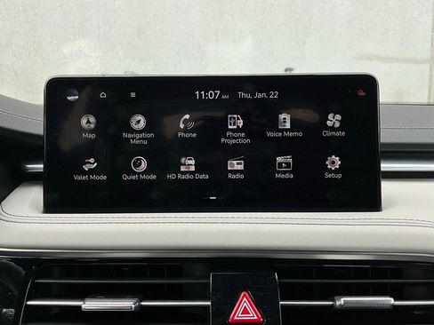 Used 2025 Genesis G70 2.5T image 30