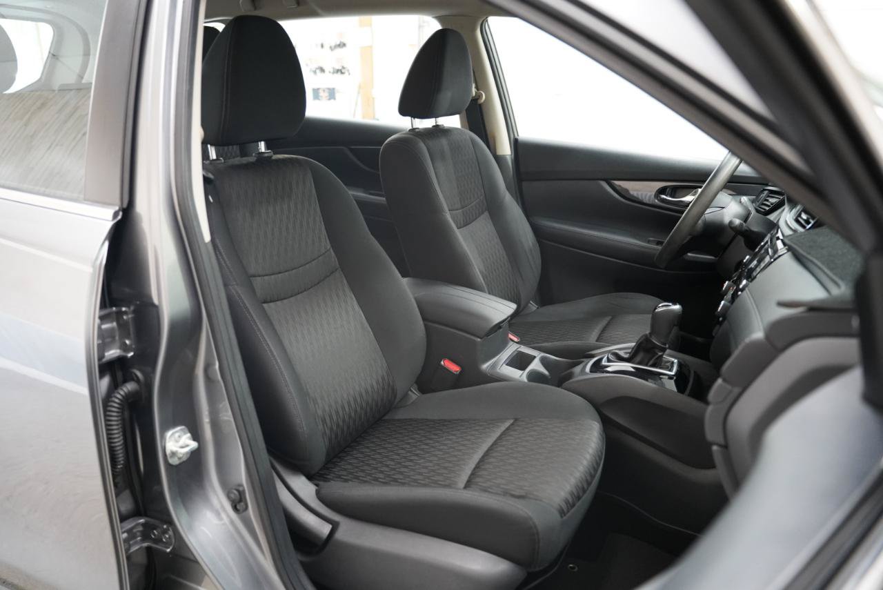 Used 2018 Nissan Rogue S AWD/4WD image 26