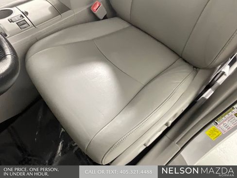 Used 2013 Toyota Highlander SE FWD image 24