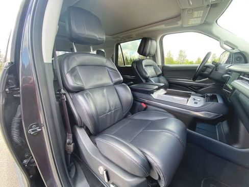 Used 2025 Lincoln Navigator Reserve AWD/4WD image 29
