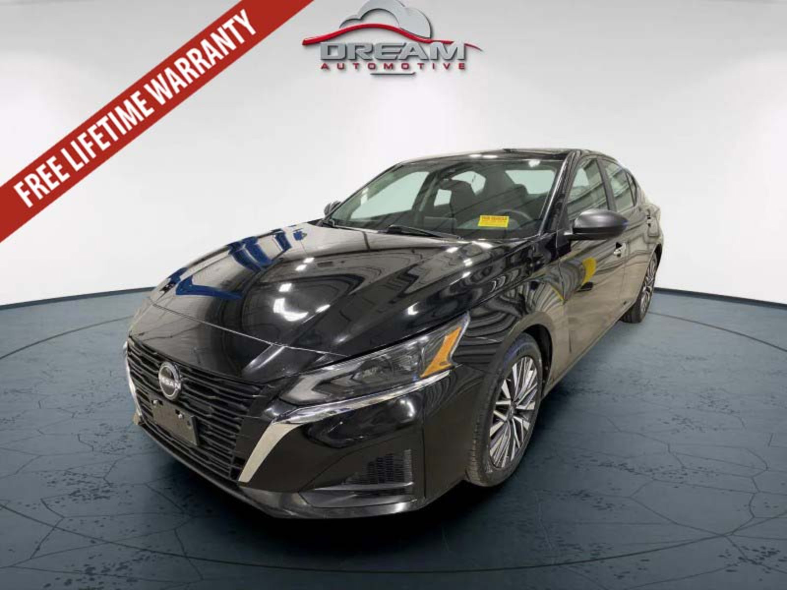 Used 2025 Nissan Altima 2.5 SV FWD image 3