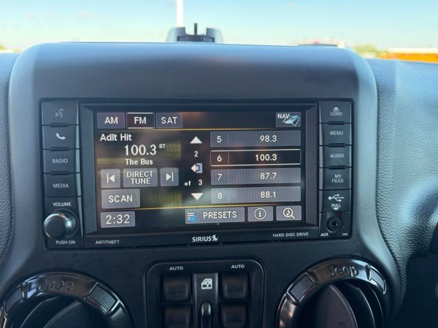 Used 2017 Jeep Wrangler Unlimited Rubicon AWD/4WD image 19