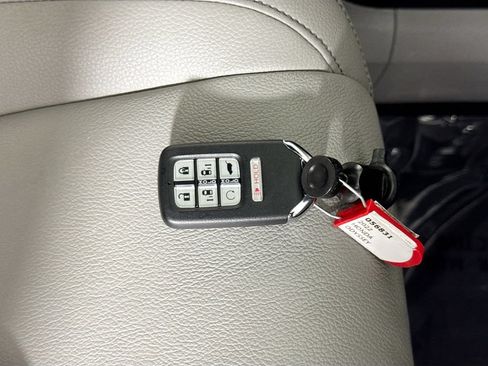 Used 2022 Honda Odyssey Touring image 43