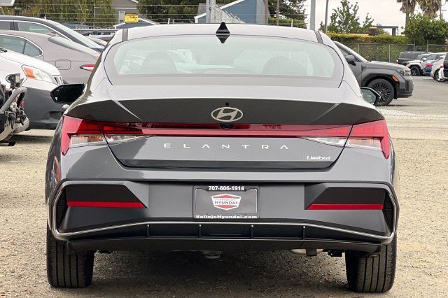 New 2026 Hyundai Elantra Limited FWD image 7