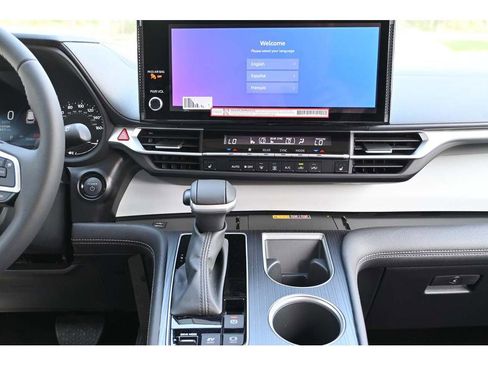 New 2025 Toyota Sienna XLE image 22