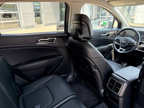 Used 2024 Kia Sportage EX FWD image 38