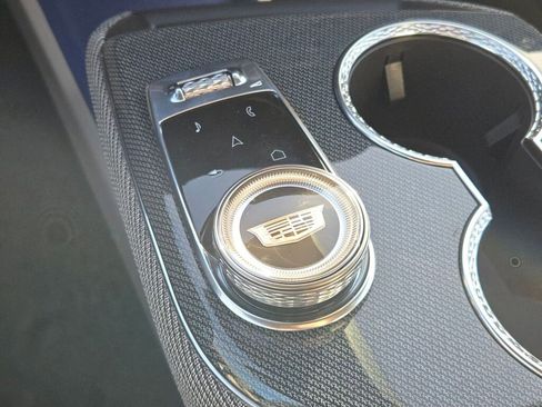 New 2026 Cadillac Optiq Luxury 1 image 28