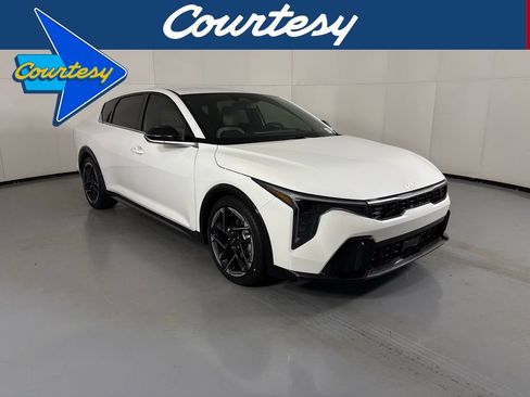 New 2026 Kia K4 GT-Line image 1