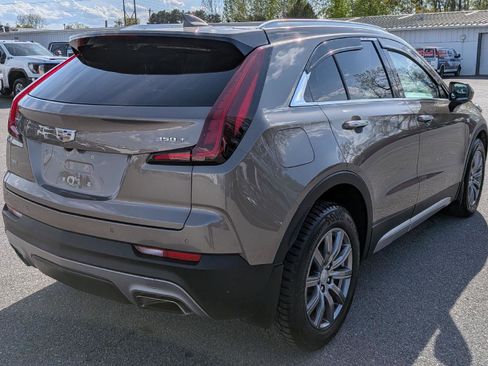 Used 2020 Cadillac XT4 Premium Luxury w/ Technology Package AWD/4WD image 8