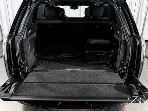 Used 2024 Land Rover Range Rover SV image 17
