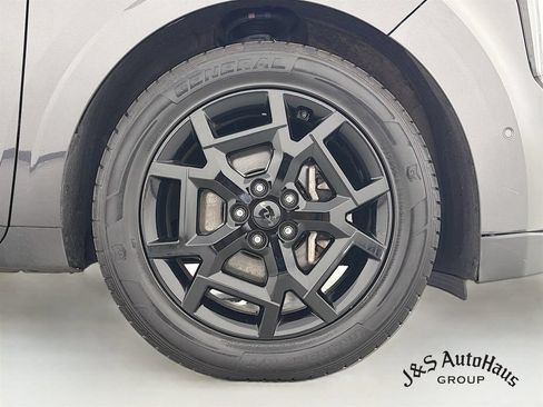 Used 2025 Kia Carnival SX w/ SX Dark Edition Package FWD image 38
