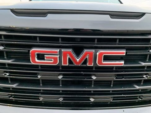 New 2026 GMC Sierra 1500 Elevation image 9