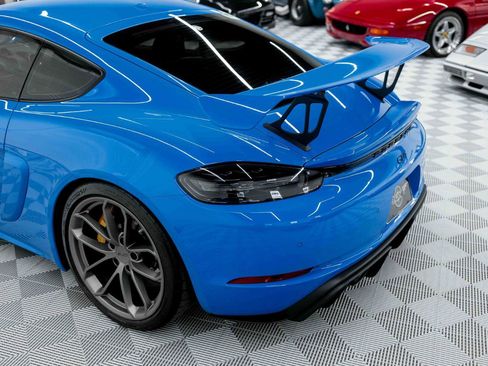 Used 2022 Porsche 718 Cayman GT4 image 33