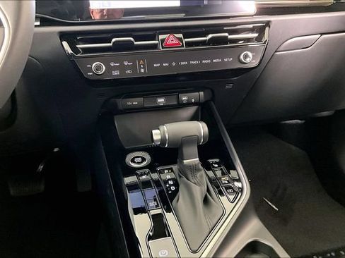 New 2026 Kia Niro EX FWD image 7