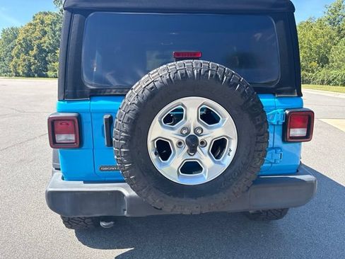 Used 2021 Jeep Wrangler Unlimited Sport AWD/4WD image 11