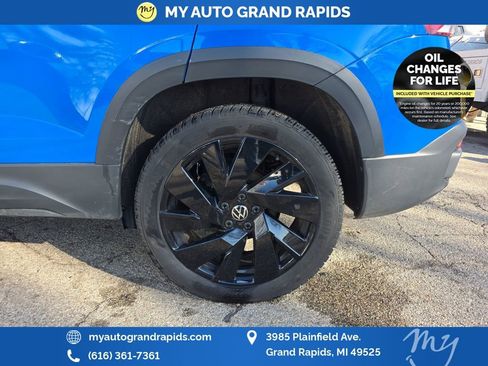 Used 2024 Volkswagen Taos SE AWD/4WD image 30