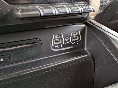Used 2019 RAM 2500 Laramie w/ Black Appearance Package AWD/4WD image 21