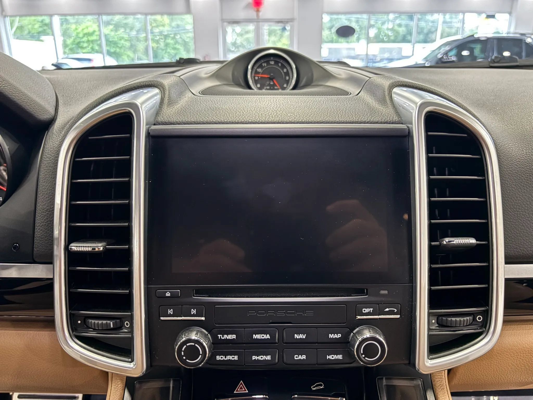Used 2017 Porsche Cayenne S w/ Premium Package AWD/4WD image 28