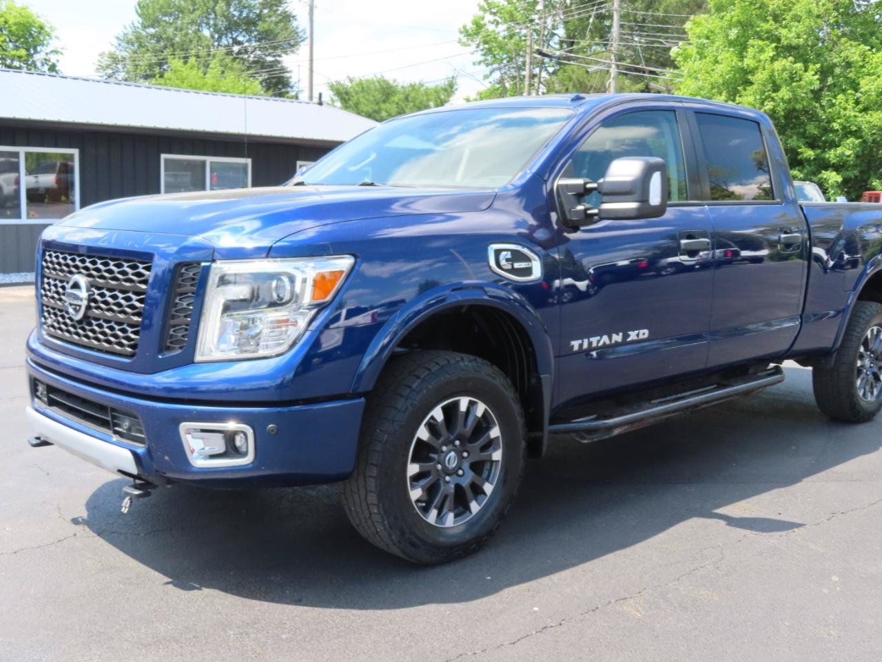 Used 2019 Nissan Titan PRO-4X w/ Pro-4x Convenience Package AWD/4WD image 10
