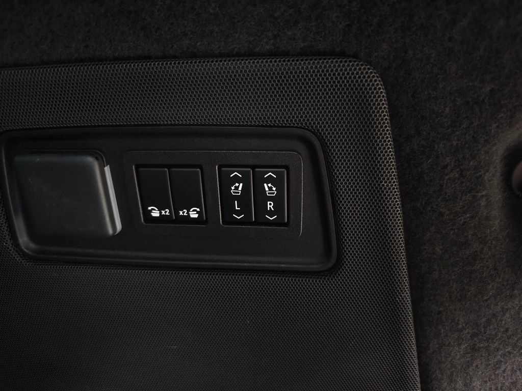 Used 2022 Cadillac Escalade ESV Sport AWD/4WD image 6