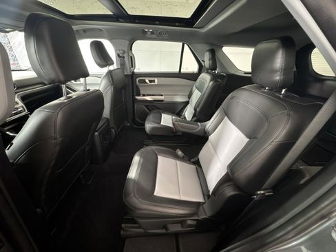 Used 2022 Ford Explorer XLT w/ Equipment Group 202A image 24