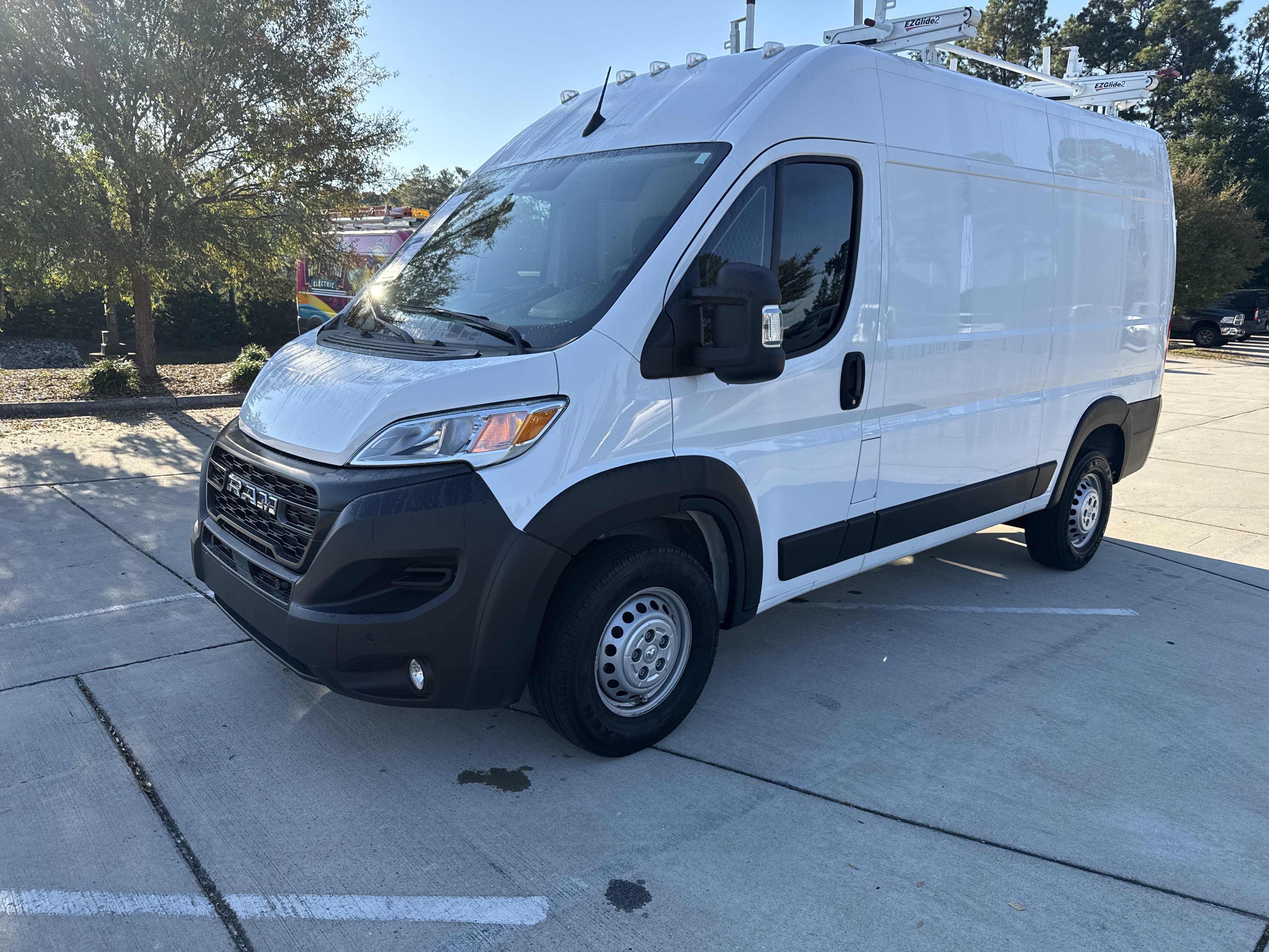 Used 2024 RAM ProMaster 1500 w/ Safety Group FWD image 6
