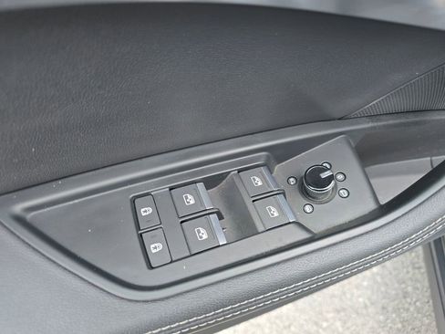 Used 2023 Audi e-tron Premium w/ Convenience Plus Package image 17