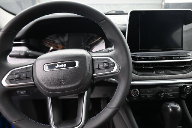 Used 2022 Jeep Compass Latitude AWD/4WD image 29