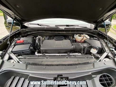 Used 2025 Chevrolet Suburban Z71 AWD/4WD image 56