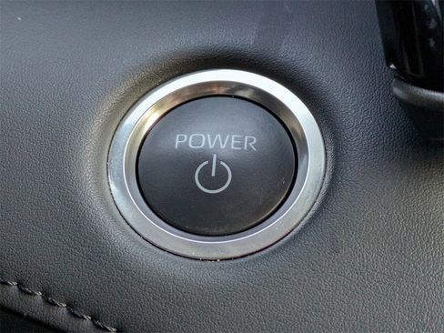 Certified 2025 Toyota Highlander Limited image 31