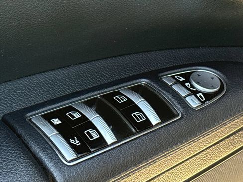 Used 2013 Mercedes-Benz S 550 image 21
