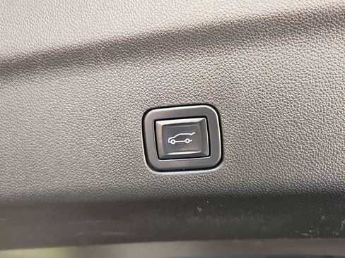 Used 2022 Cadillac Escalade Sport AWD/4WD image 35