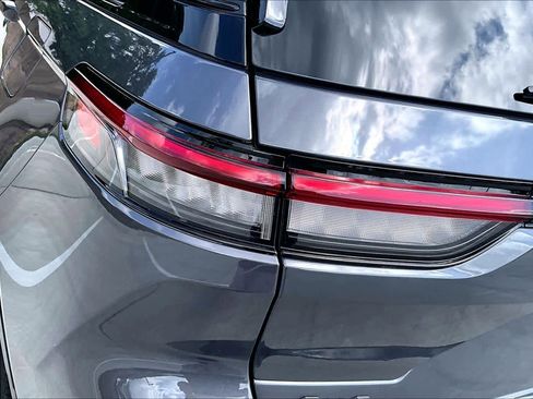 Used 2023 Jeep Grand Cherokee Altitude image 28