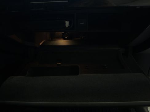 Used 2016 Audi A8 L TDI w/ Executive Package image 25