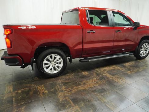 Used 2020 Chevrolet Silverado 1500 Custom w/ Custom Value Package AWD/4WD image 4