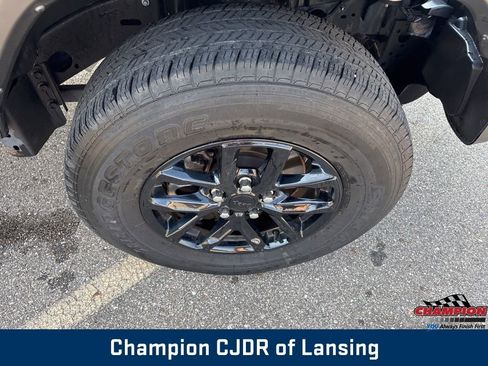 Used 2022 Jeep Gladiator Sport image 13