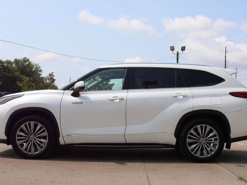 Used 2021 Toyota Highlander Limited AWD/4WD image 18