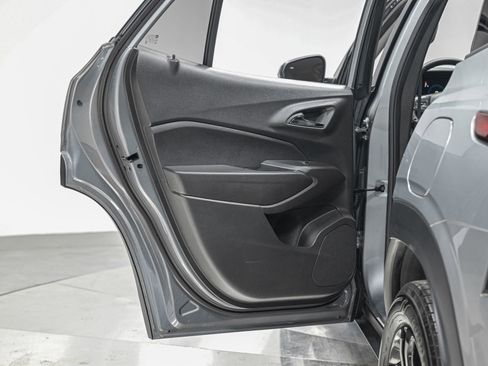 Used 2025 Chevrolet Trax ACTIV w/ Driver Confidence Package image 27