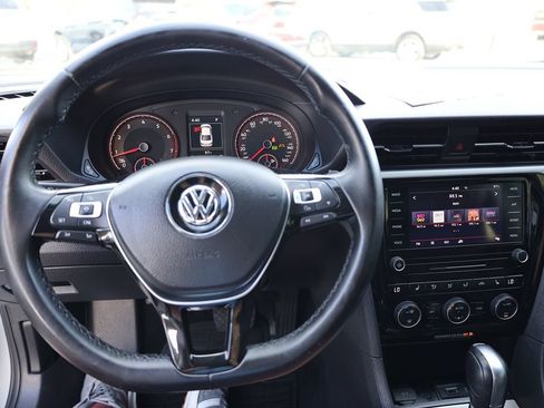 Used 2020 Volkswagen Passat 2.0T SE w/ Sunroof Package FWD image 19