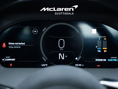 Used 2023 McLaren Artura image 18