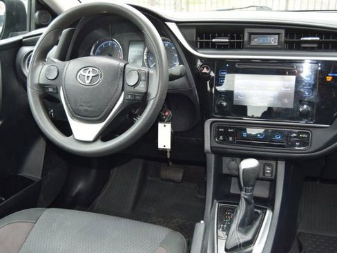 Used 2019 Toyota Corolla LE FWD image 29