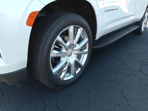 Used 2024 Chevrolet Suburban High Country image 6