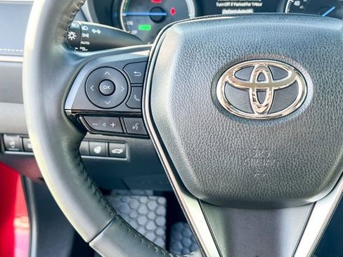 Used 2021 Toyota Venza XLE image 26