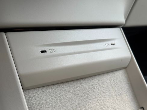 Used 2025 Volvo EX90 Ultra image 33