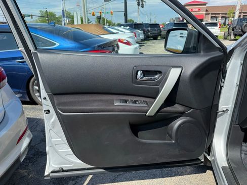 Used 2013 Nissan Rogue SV image 10